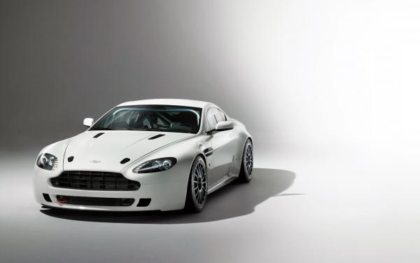 aston martin vantage gt4 2014