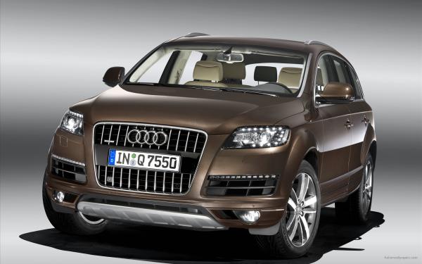 Free 2010 audi q7 4 wallpaper download