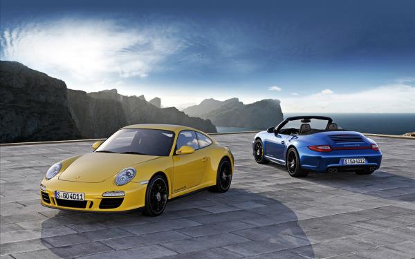 Free 2012 porsche 911 carrera 4 gts wallpaper download