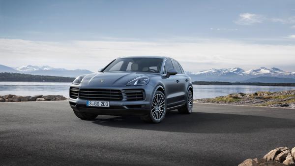 Free 2017 porsche cayenne s wallpaper download