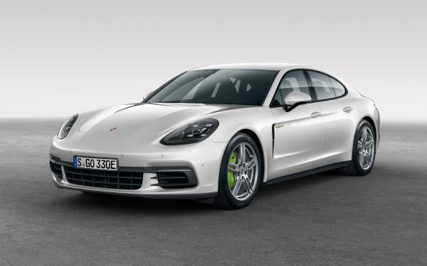 Free 2017 porsche panamera 4 e hybrid wallpaper download