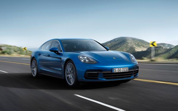 Free 2017 porsche panamera wallpaper download