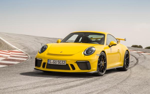 Free 2018 porsche 911 gt3 racing yellow wallpaper download