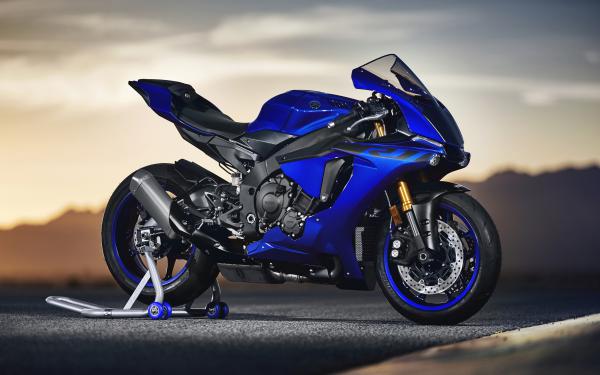 Free 2018 yamaha yzf r1 4k wallpaper download