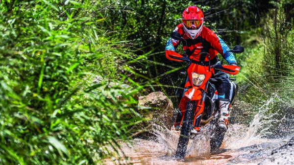 Free 2019 ktm 690 enduro r 4k 3 wallpaper download