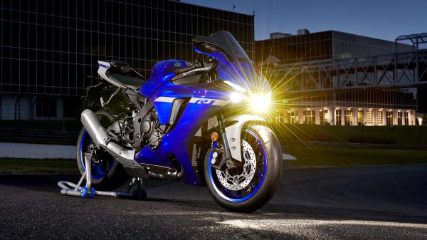 Free 2020 yamaha yzf r1 wallpaper download