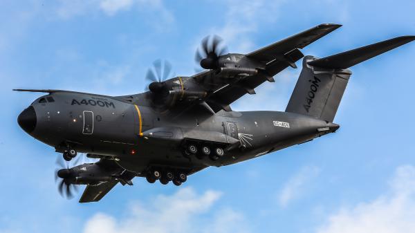 Free airbus a400m atlas military transport aircraft wallpaper download