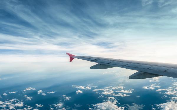 Free airplane wing wallpaper download