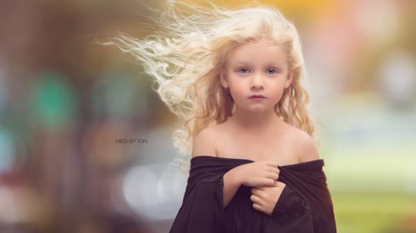 Free ash eyes blonde cute little girl is standing in blur background wearing black dress hd cute wallpaper download
