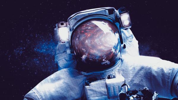 Free astronaut 4 wallpaper download