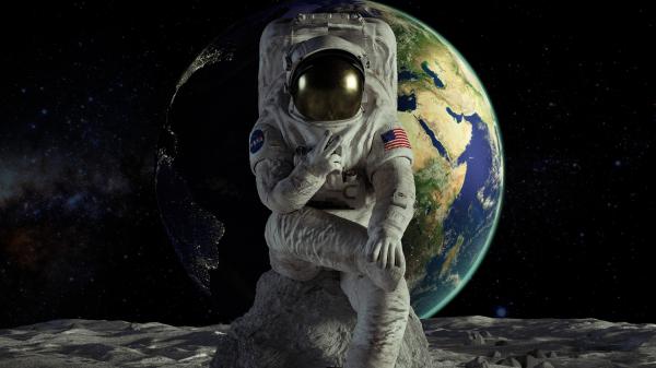 Free astronaut 5 wallpaper download