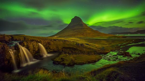 Free aurora borealis and mountain hd wallpaper download