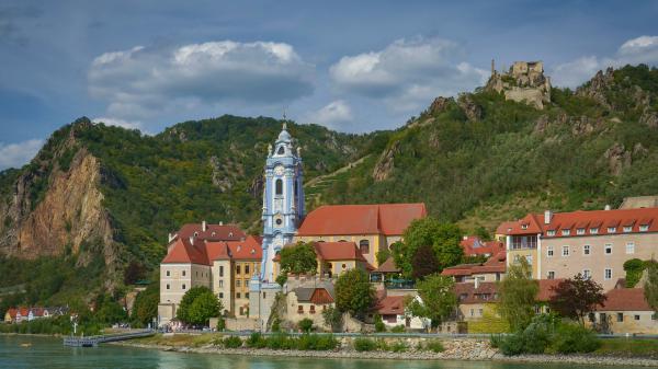 Free austria building danube durnstein house monastery mountain river ruin hd travel wallpaper download