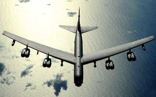 Free b 52 stratofortress bomber wallpaper download