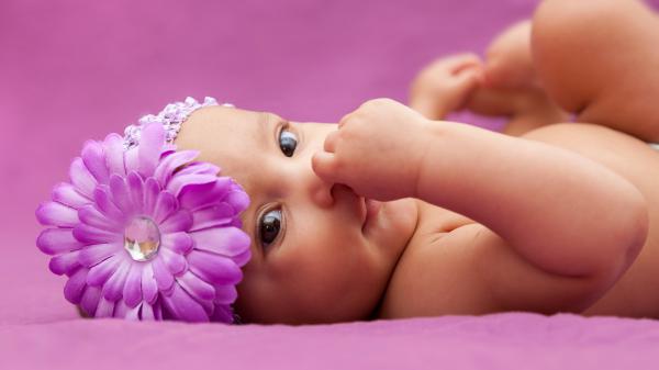 Free baby look 4k hd cute wallpaper download