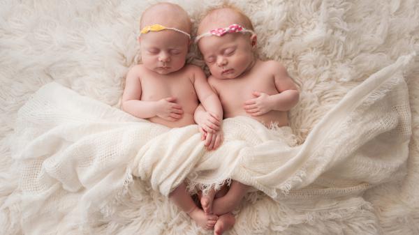 Free baby twins 4k hd cute wallpaper download