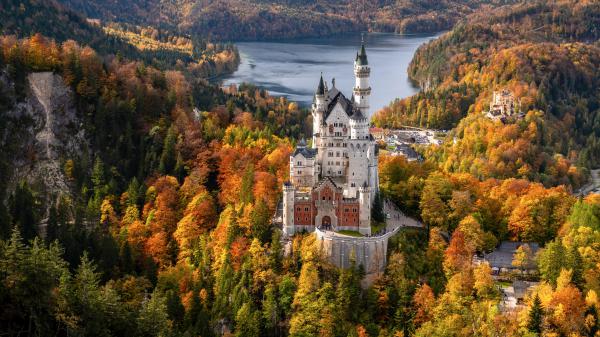 Free bavaria castle covered by forest germany lake neuschwanstein 4k 5k hd travel wallpaper download