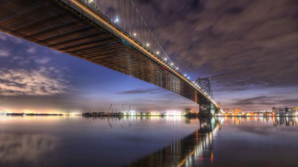 Free benjamin franklin bridge with reflection on river in pennsylvania philadelphia 4k hd travel wallpaper download