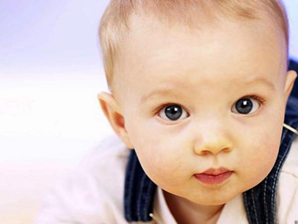 Free big eyes cute baby wallpaper download