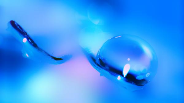 Free blue droplet macro 4k wallpaper download