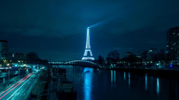 Free blue lighting paris eiffel tower france during nighttime 4k hd travel wallpaper download