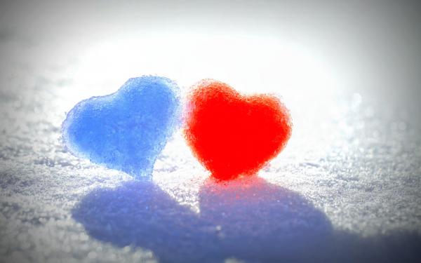 Free blue red snow hearts wallpaper download