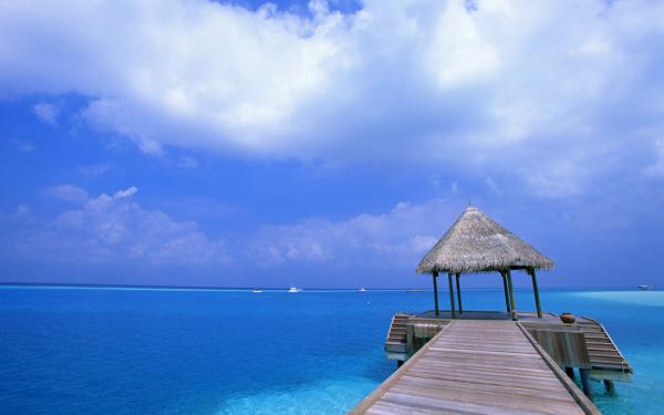 free blue sky beach wallpaper download