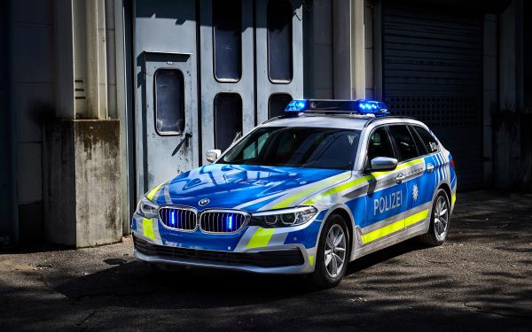 Free bmw 530d xdrive touring polizei 2017 4k wallpaper download