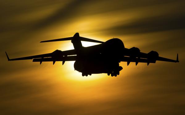 Free boeing c 17 globemaster iii military transport aircraft 4k wallpaper download