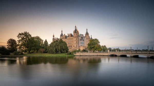 Free bridge castle germany lake schwerin palace 4k 8k hd travel wallpaper download