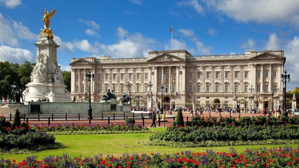 Free buckingham palace in london england hd travel wallpaper download