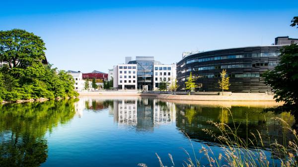 Free buildings architecture river reflection 4k hd wallpaper download