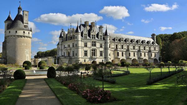 Free castle chateau de chenonceau fountain france garden park tower 4k hd travel wallpaper download