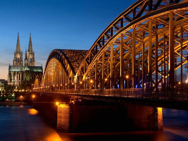 Free cathedral hohenzollern bridge germany wallpaper download