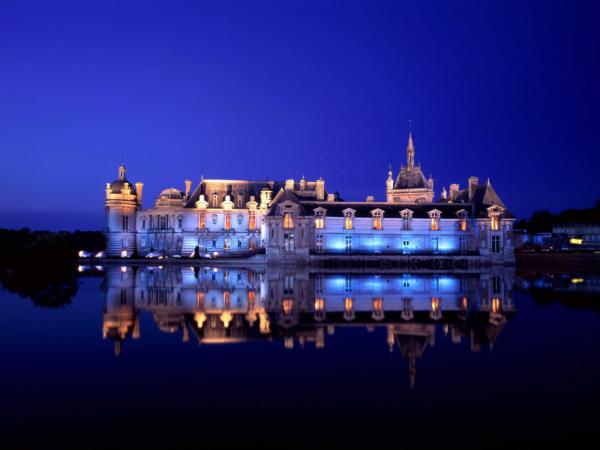 Free chateau de chantilly france wallpaper download