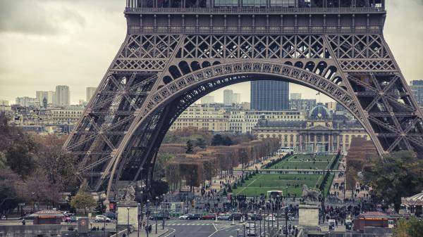 Free closeup of eiffel tower paris hd travel wallpaper download