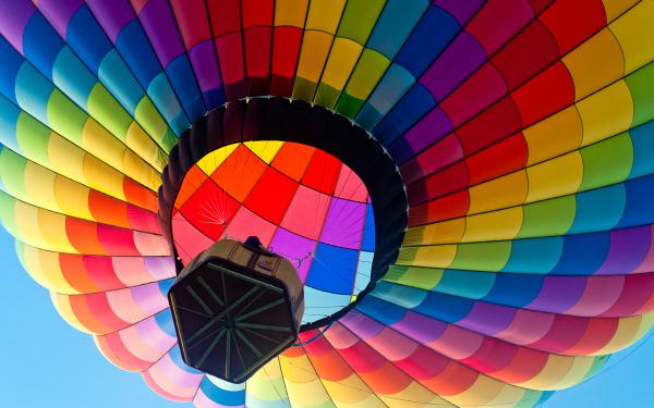 Free colorful hot air blloon wallpaper download