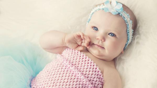 Free cute baby brown eyes look hd cute wallpaper download