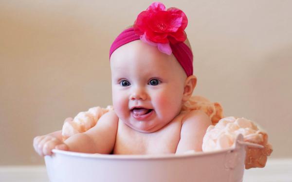 Free cutest baby girl wallpaper download