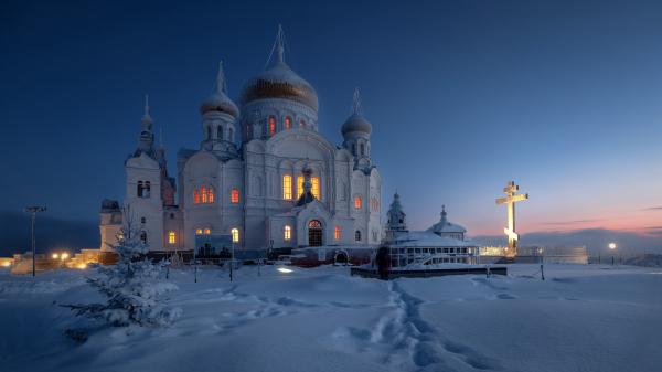 Free dome monastery russia temple during sunset in winter hd travel wallpaper download