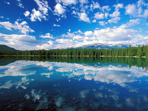 Free edith lake jasper national park canada wallpaper download