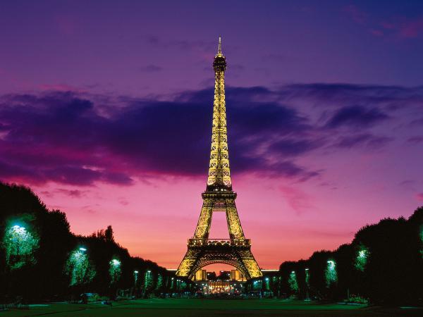 Free eiffel tower at night paris france wallpaper download