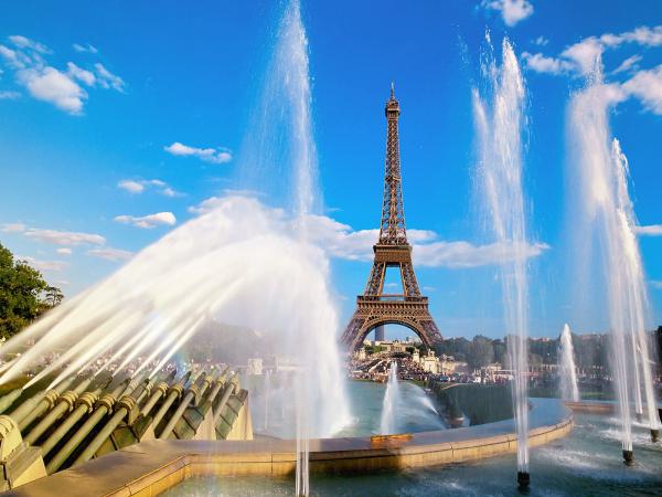 Free eiffel tower fountain paris wallpaper download