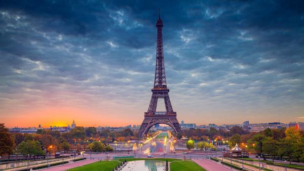 Free eiffel tower paris during early morning hd travel wallpaper download