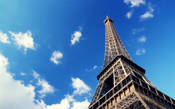 Free eiffel tower paris wallpaper download