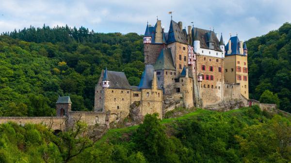 Free eltz castle in germany hd travel wallpaper download