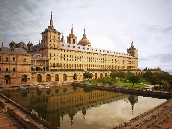 Free escorial monastery spain wallpaper download