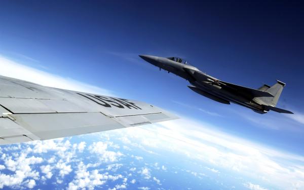 Free f 15 eagle flies alongside a kc 135 stratotanker wallpaper download