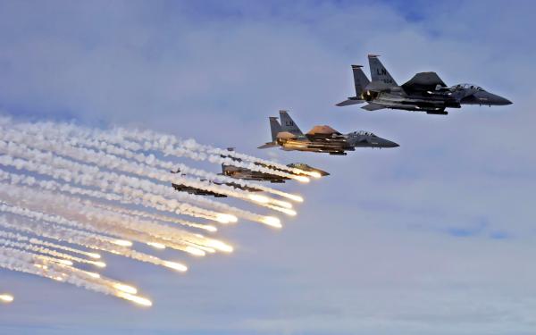 Free f 15e strike eagles launch chaffs  flares wallpaper download