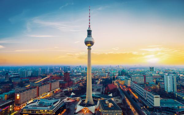 Free fernsehturm berlin tv tower germany wallpaper download